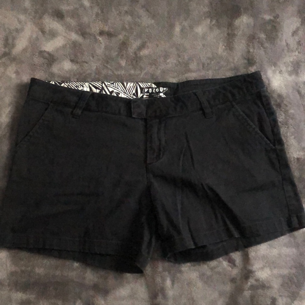 Volcom Black Khaki Chino shorts
